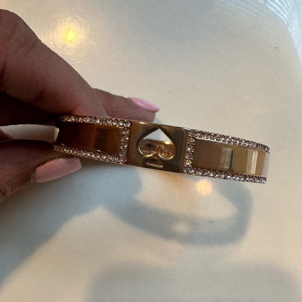 Nwot Kate spade bracelet - rose gold - never worn -was given to me as a gift